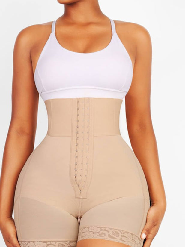SlimCurve® – Seamless Shaping Shorts with Curve Support