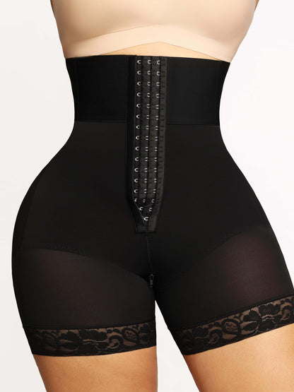 SlimCurve® – Seamless Shaping Shorts with Curve Support